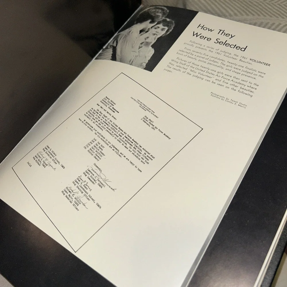 1961 Volunteer University Of Tennessee Knoxville‎ Yearbook Annual Vols